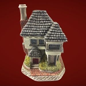 1998 David Winter Cottage “The Signal Box” Mint